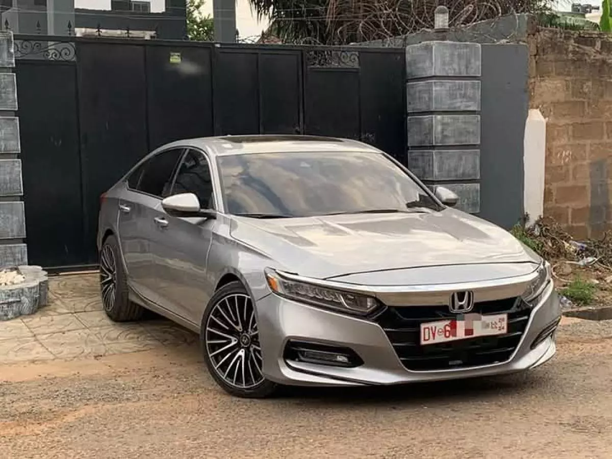 Honda Accord   - 2019