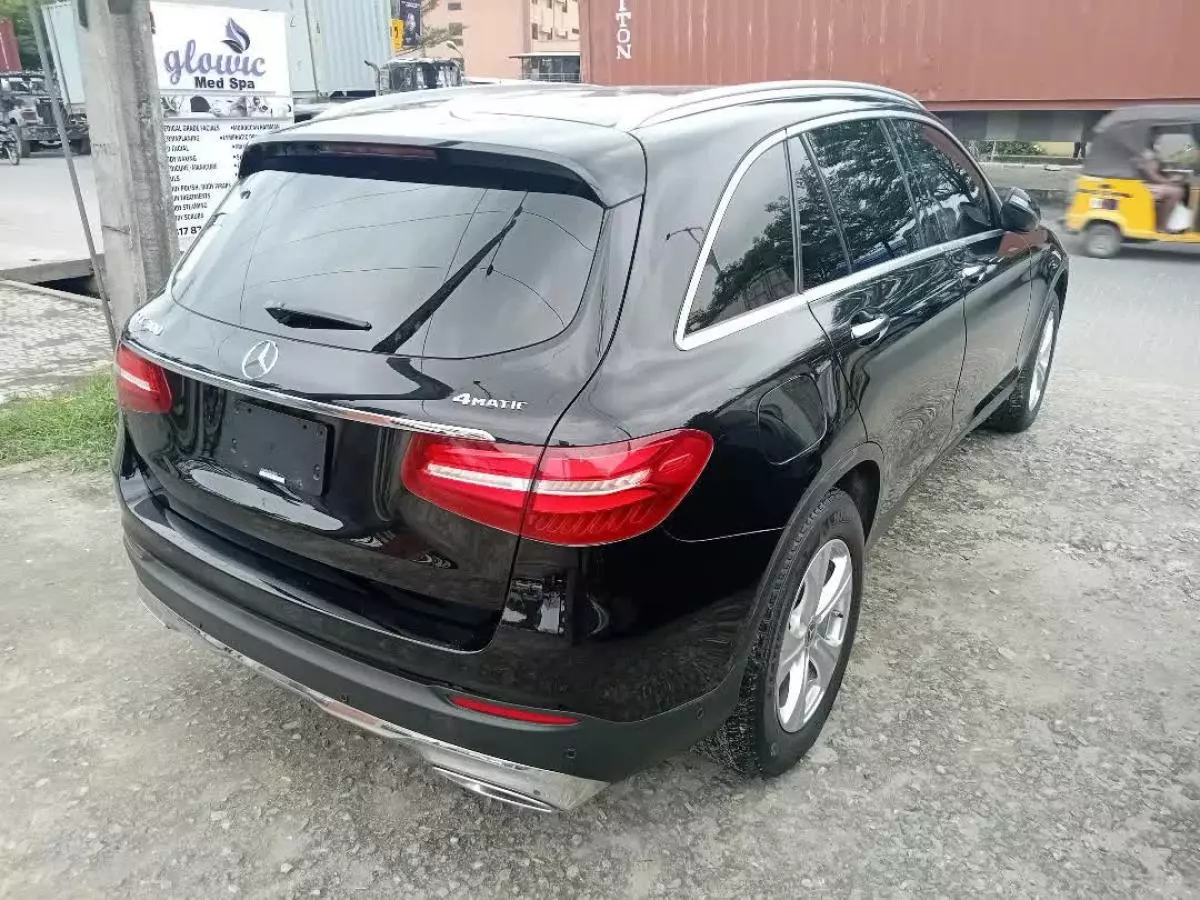 Mercedes-Benz GLC 300   - 2018