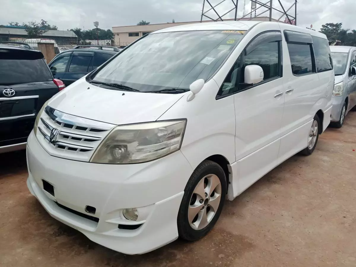 Toyota Alphard   - 2008