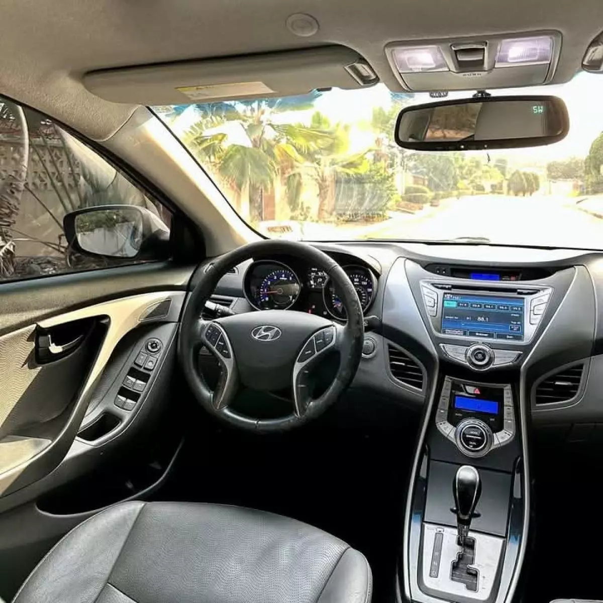 Hyundai Elantra   - 2014