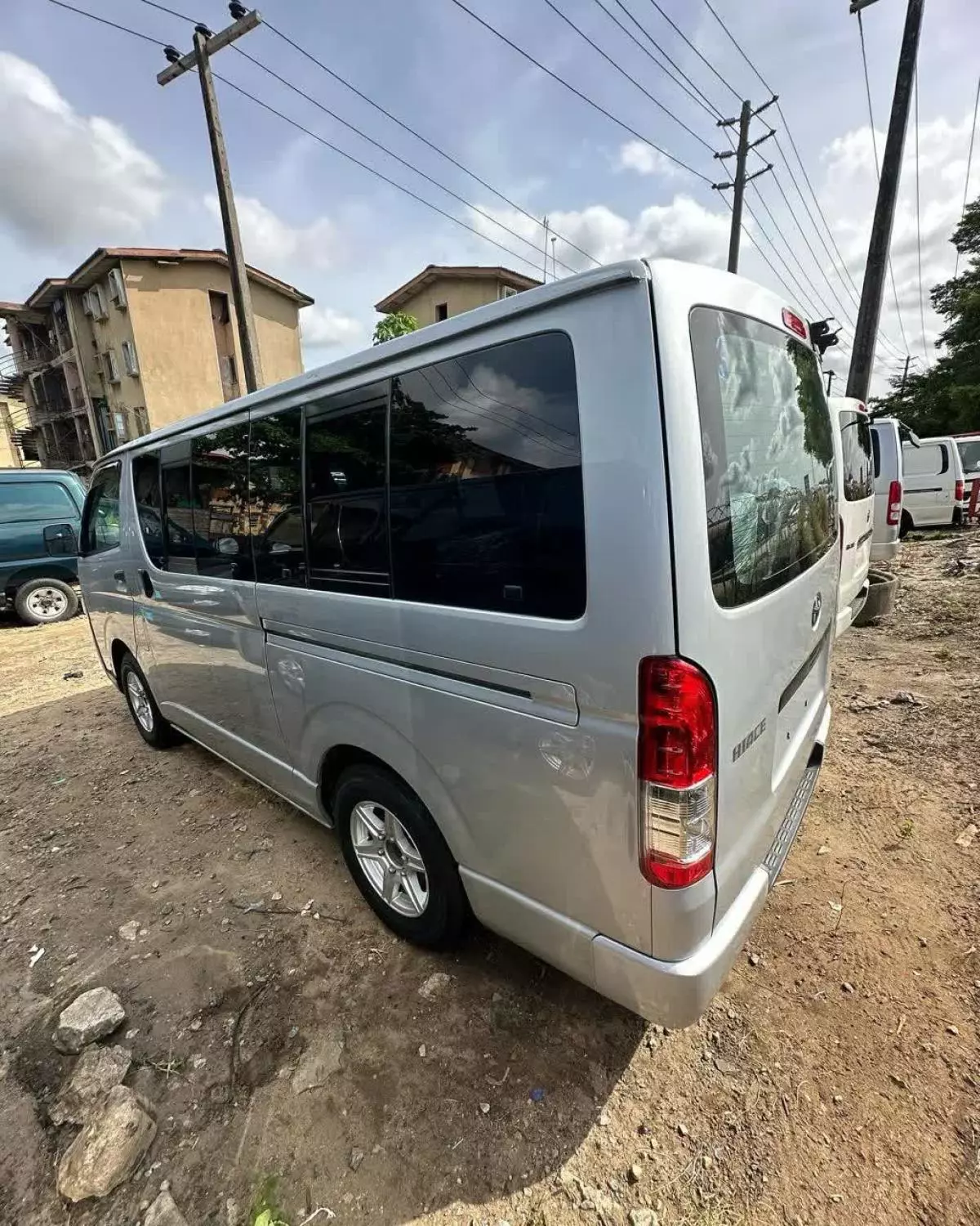 Toyota Hiace   - 2012