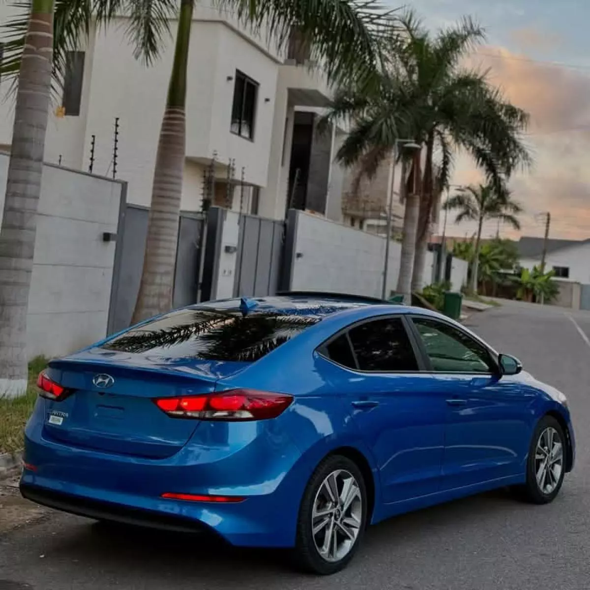 Hyundai Elantra   - 2018