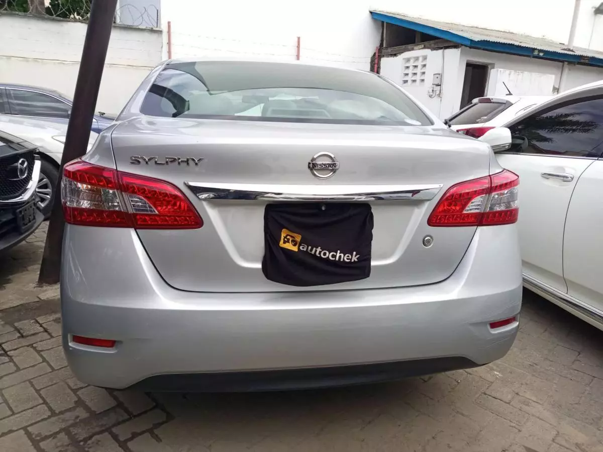 Nissan Sylphy   - 2015