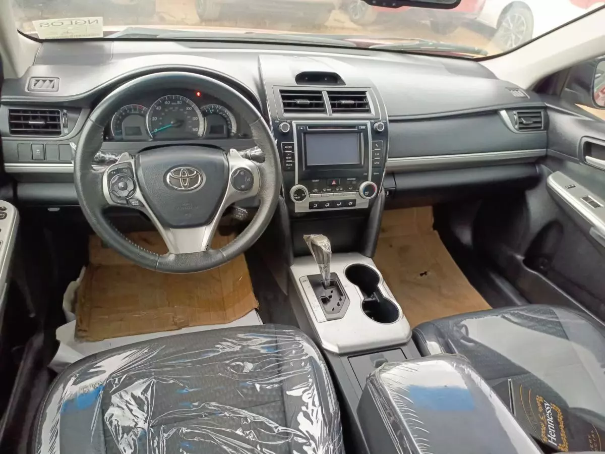 Toyota Camry   - 2012