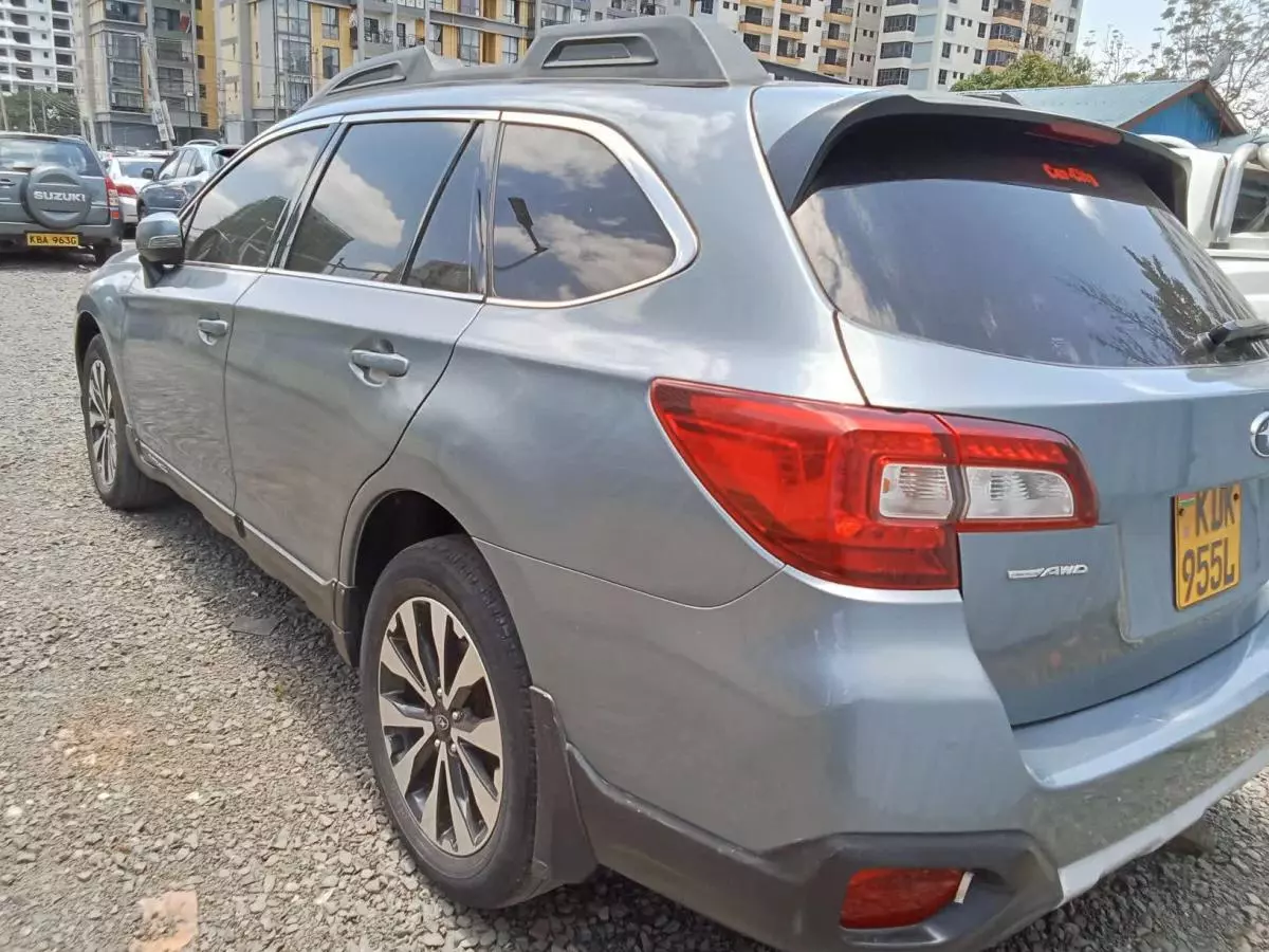 Subaru Outback   - 2015