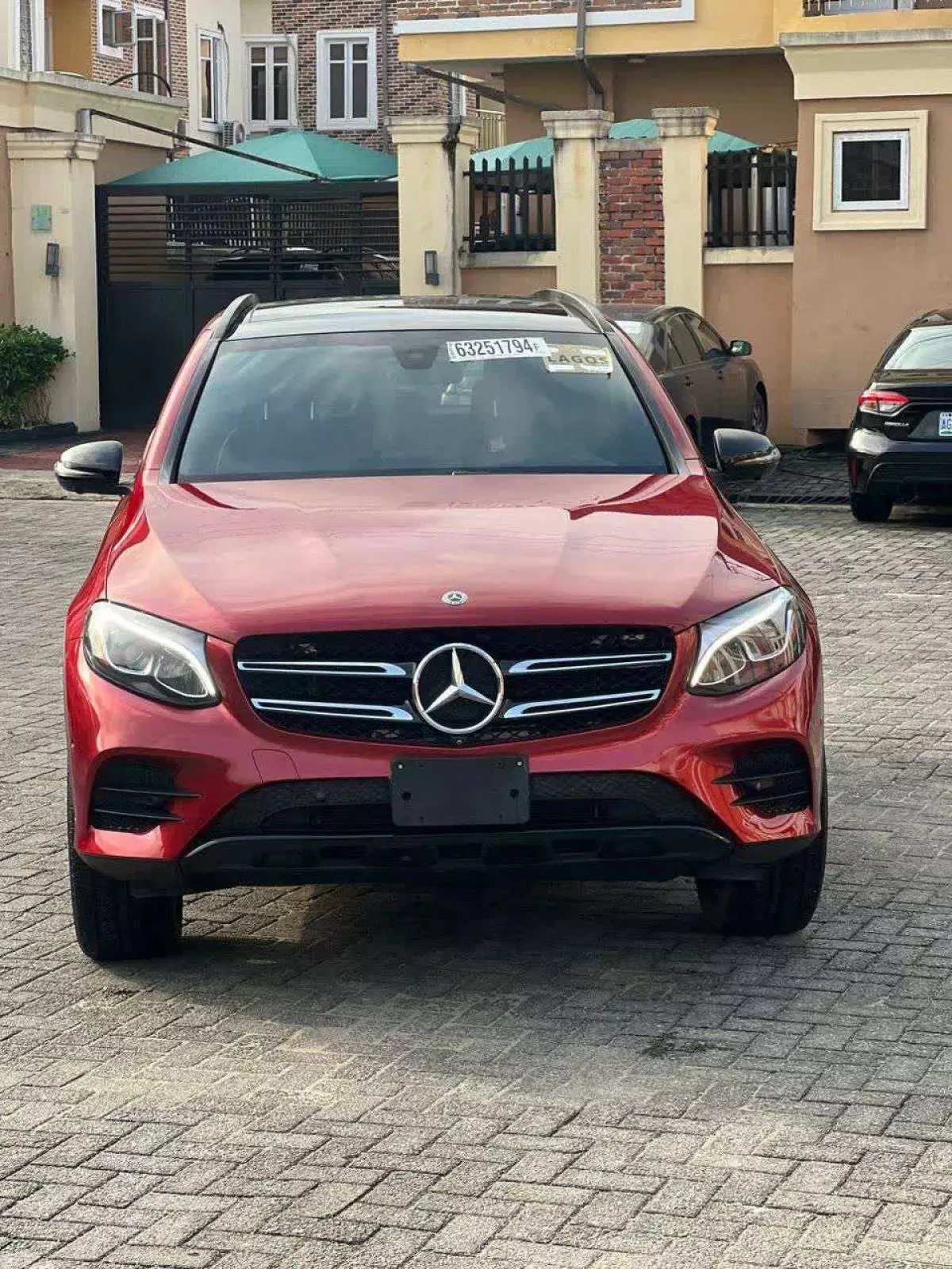 Mercedes-Benz GLC 300   - 2018