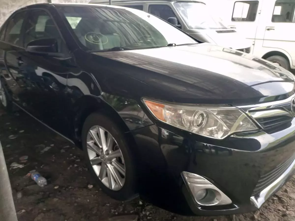 Toyota Camry - 2012