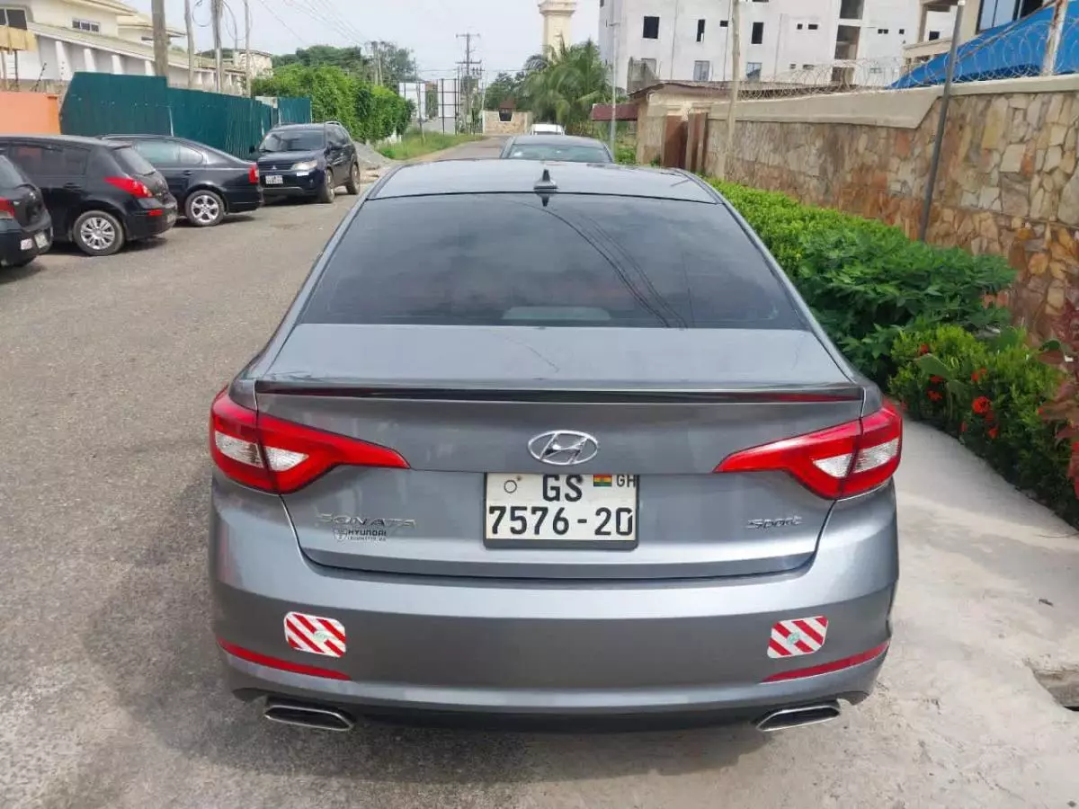 Hyundai Sonata   - 2016