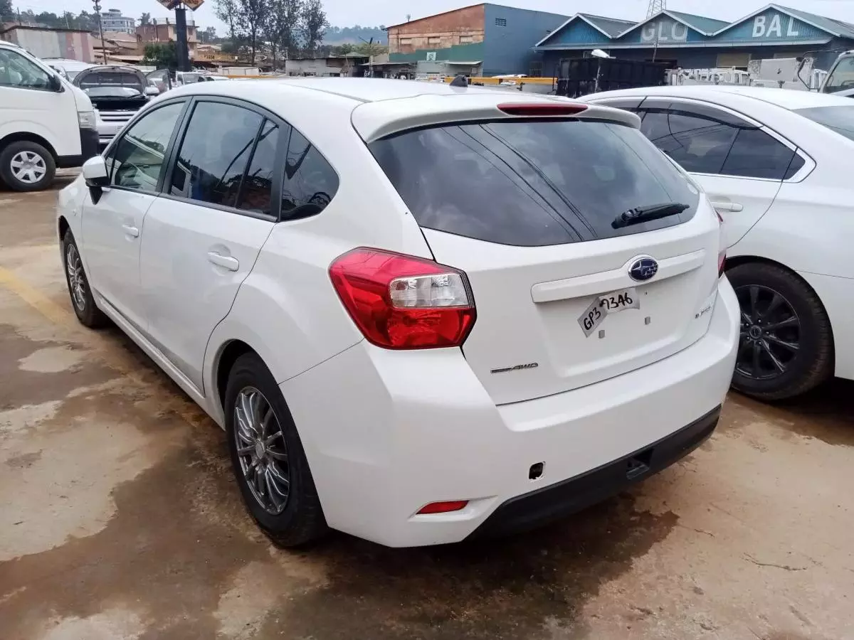 Subaru Impreza   - 2014