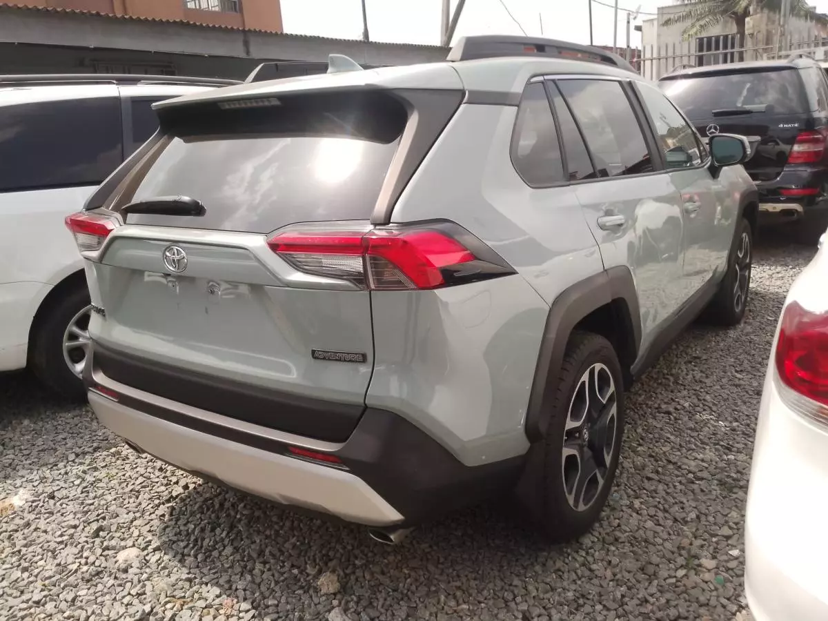 Toyota Rav4   - 2019