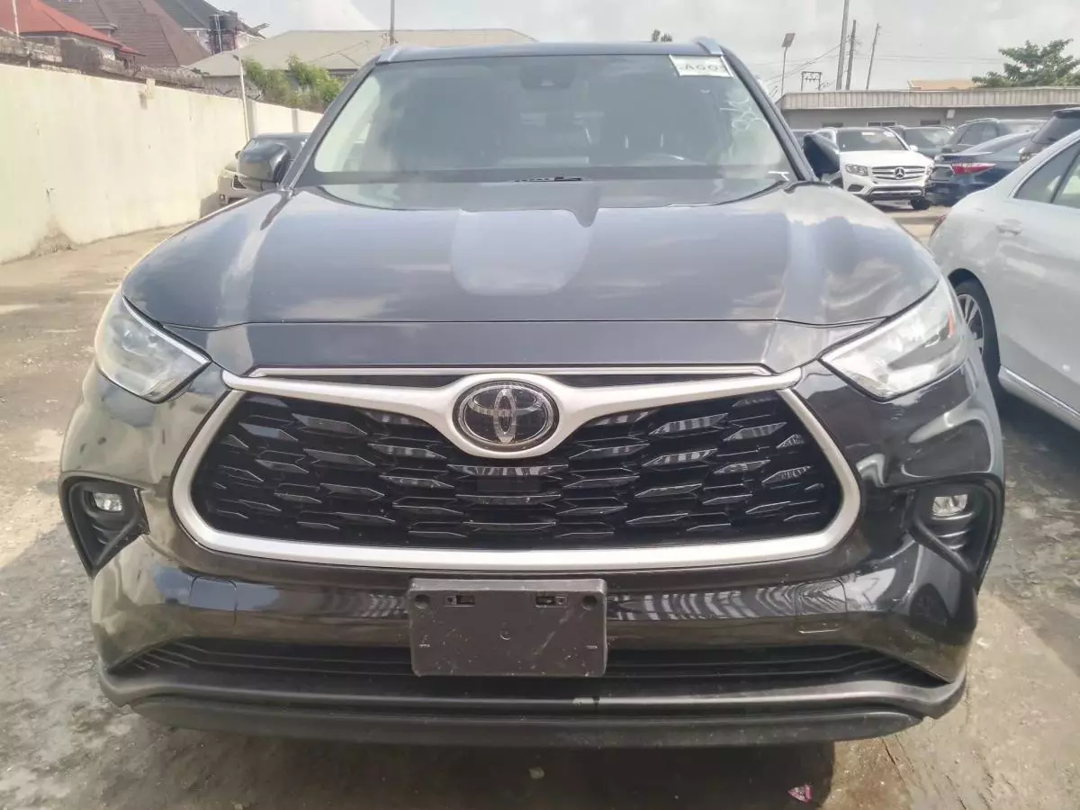 Toyota Grand Highlander   - 2020