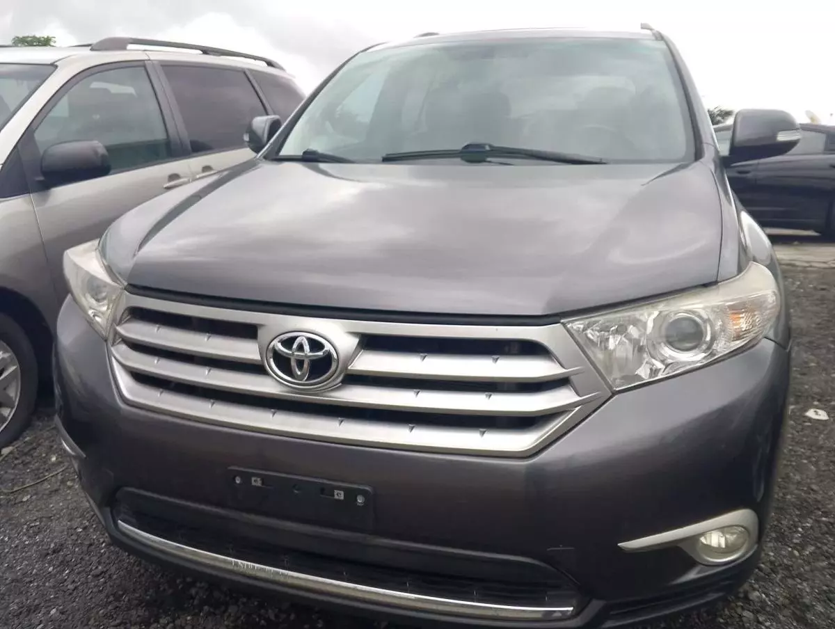 Toyota Highlander   - 2011