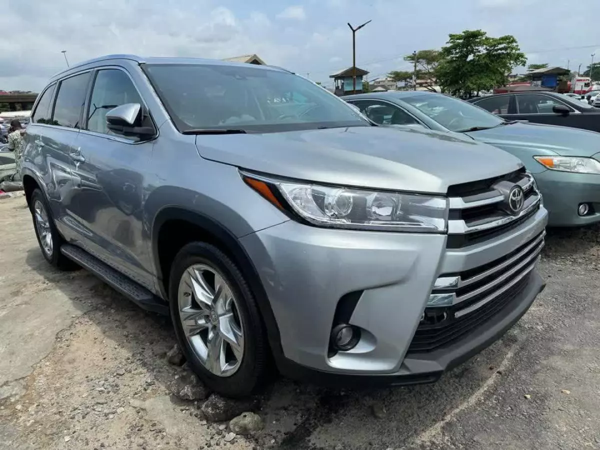 Toyota Highlander   - 2014