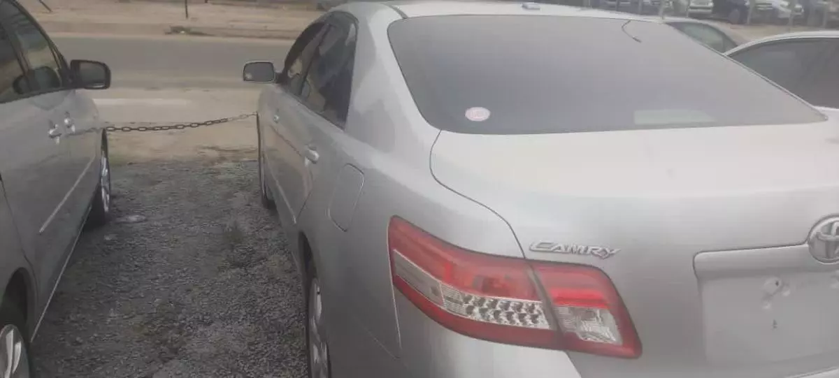 Toyota Camry - 2010
