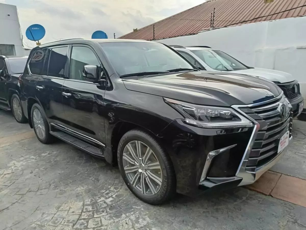 Lexus LX 570   - 2020