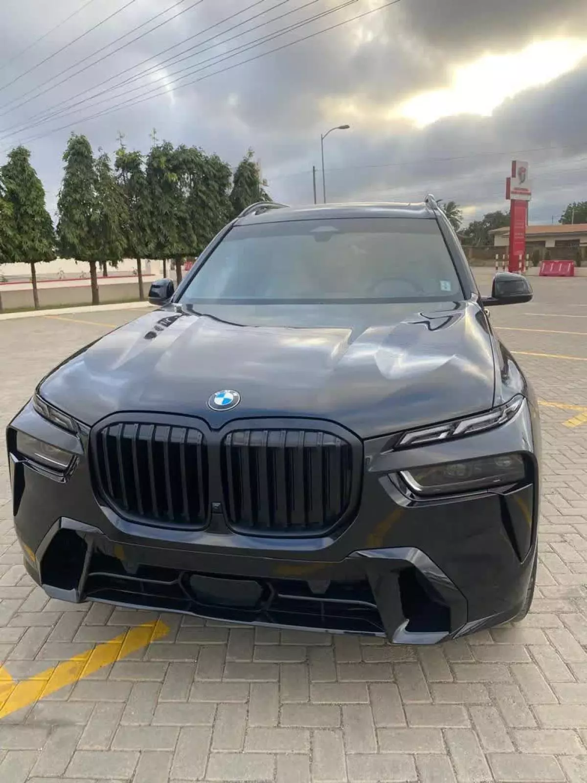 BMW X7   - 2024