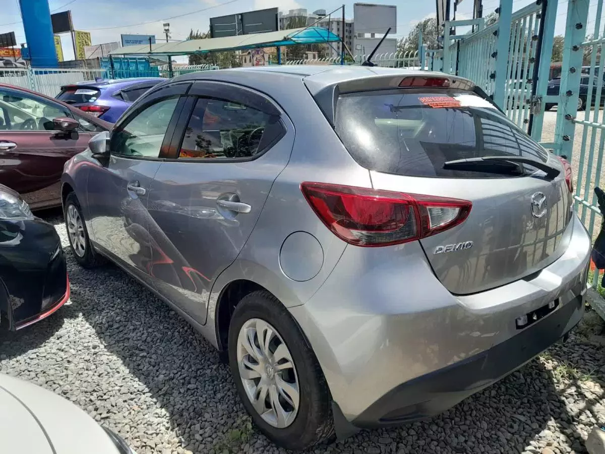 Mazda Demio  - 2015