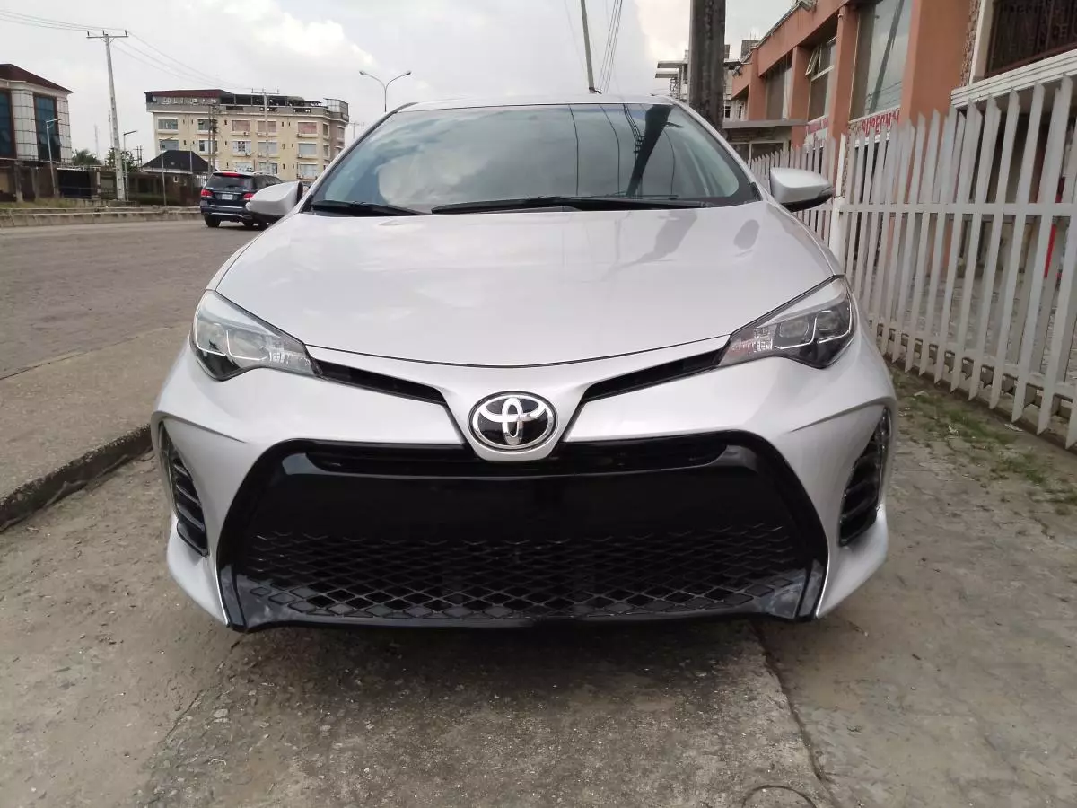 Toyota Corolla   - 2016