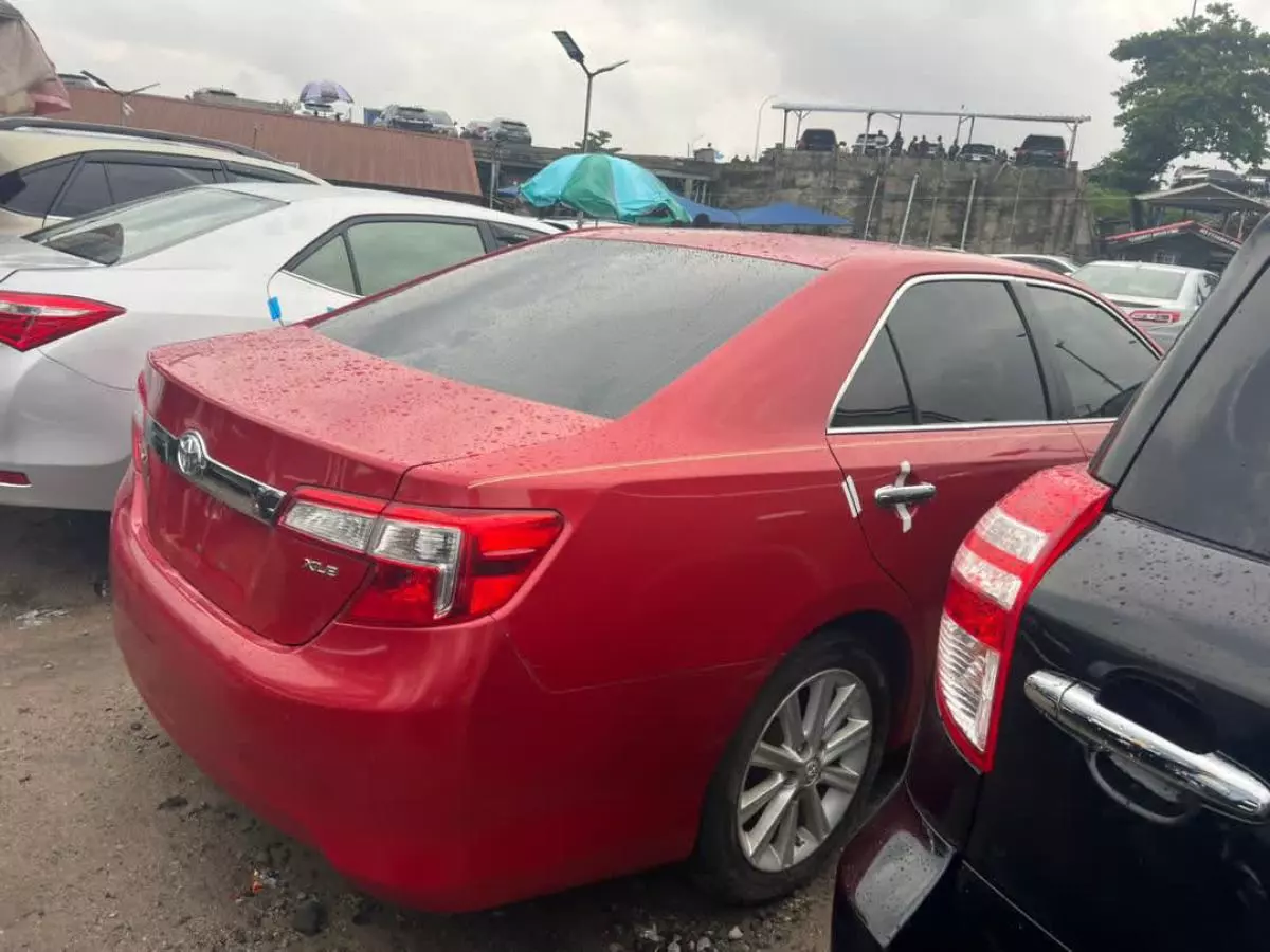 Toyota Camry   - 2012