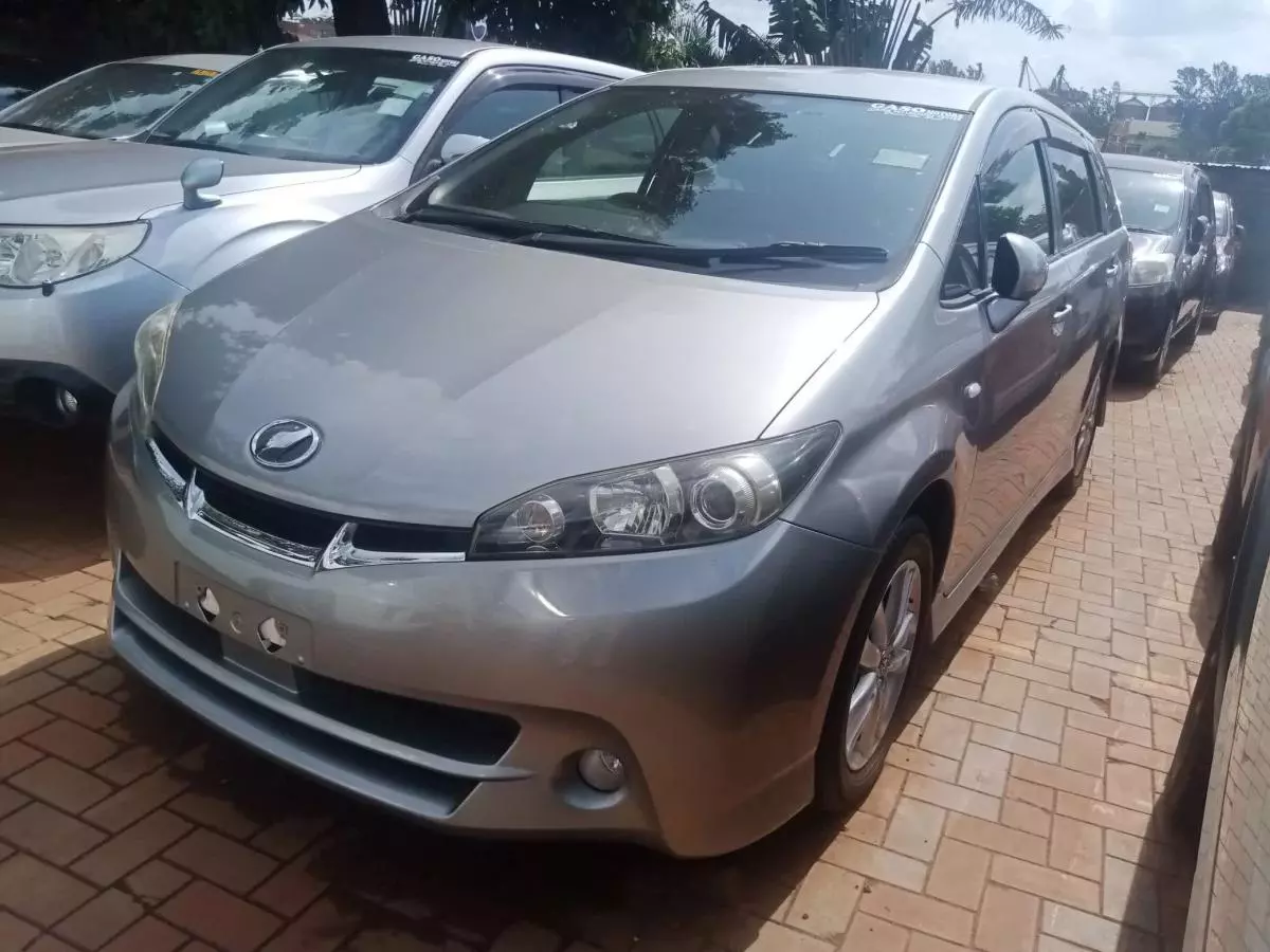 Toyota Wish   - 2010