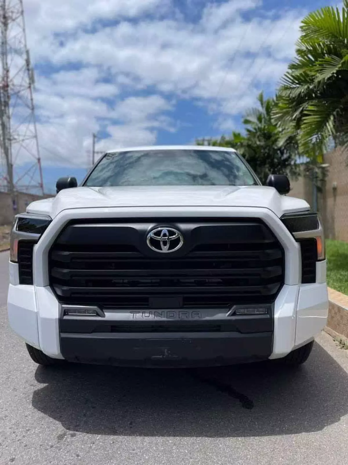 Toyota Tundra   - 2023