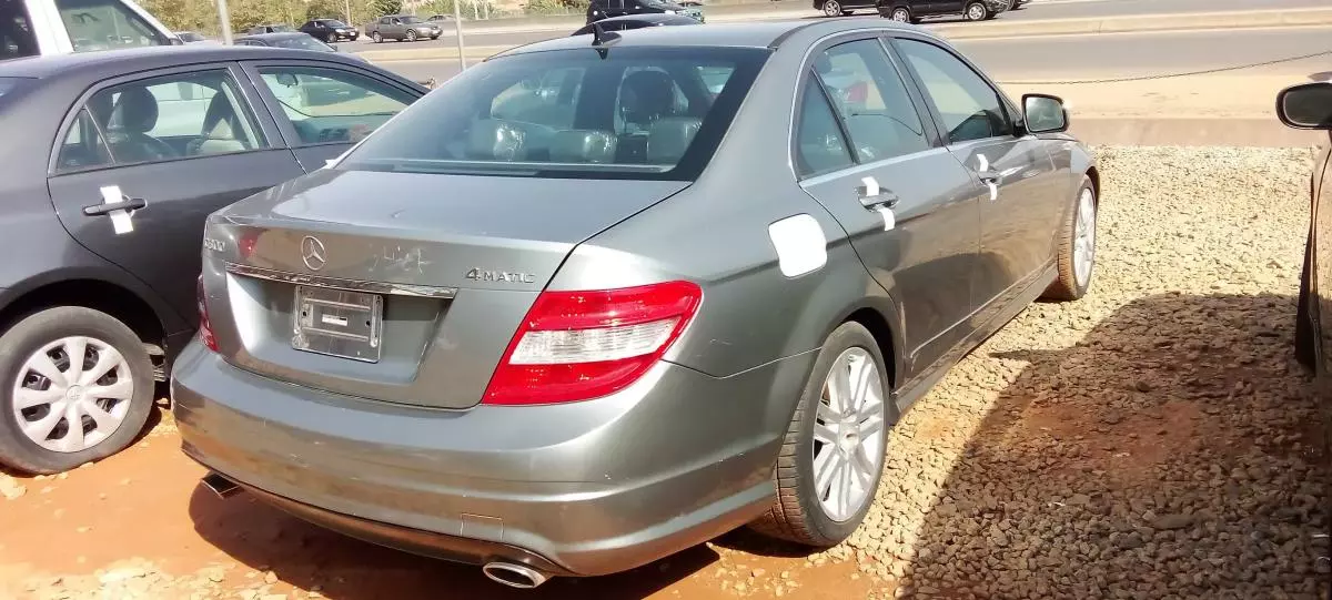 Mercedes-Benz C 300 - 2009