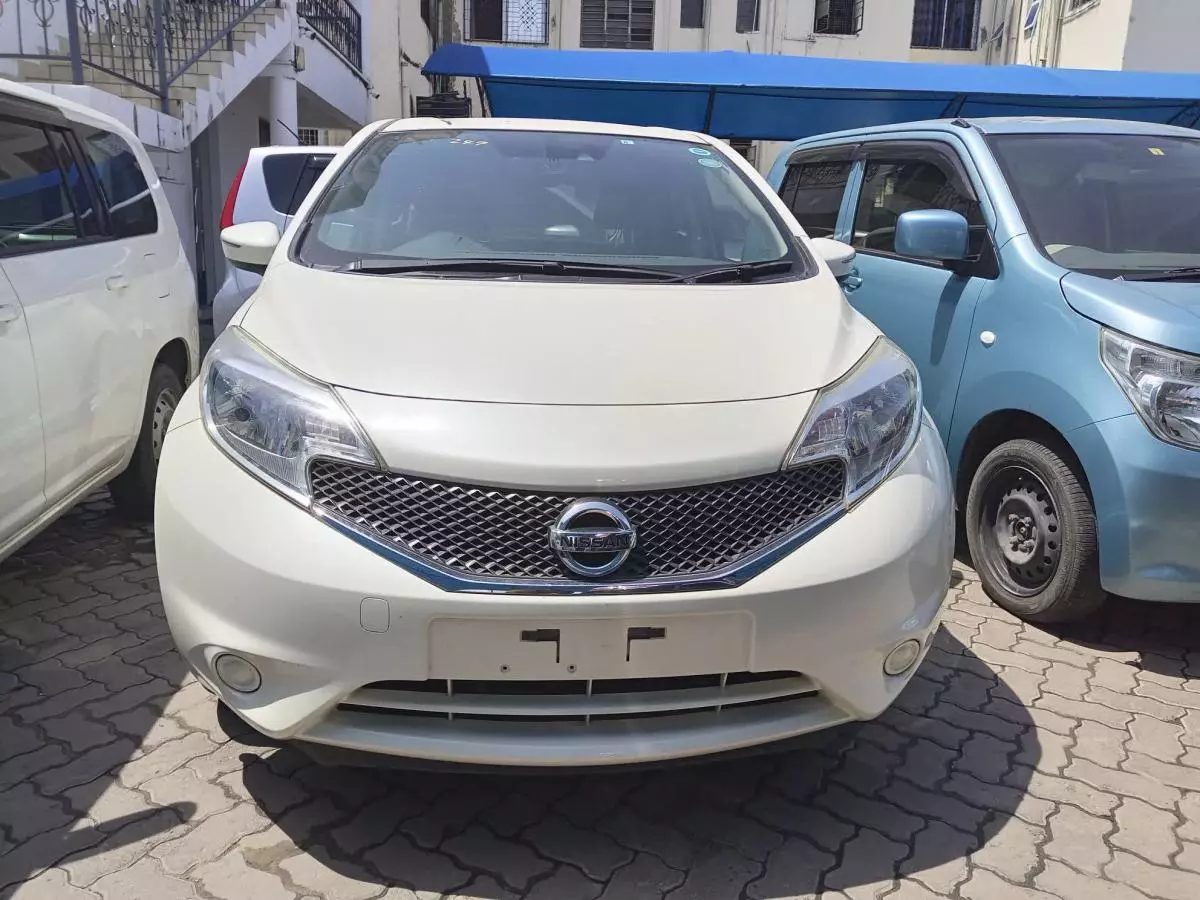 Nissan Note   - 2015