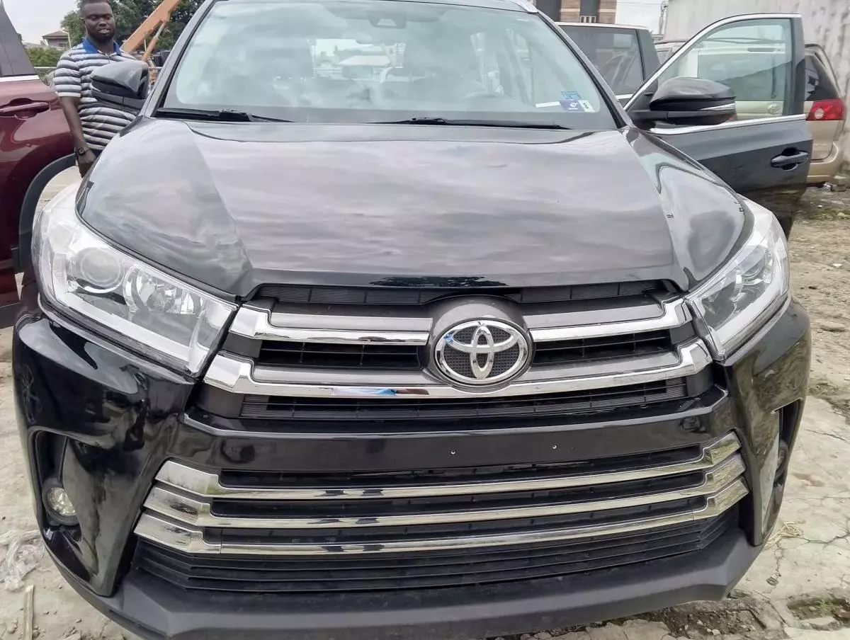 Toyota Highlander   - 2019