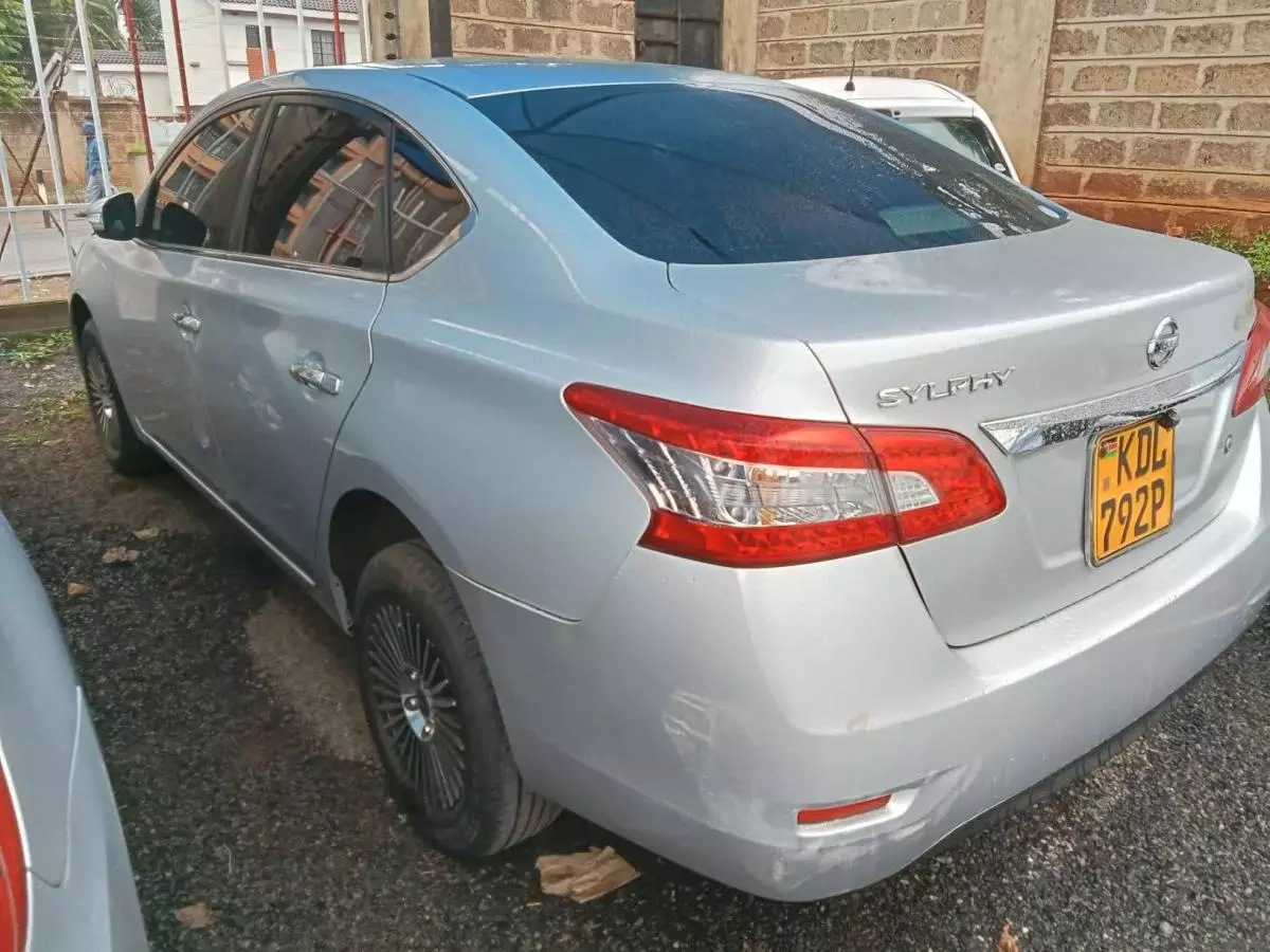 Nissan Sylphy   - 2016