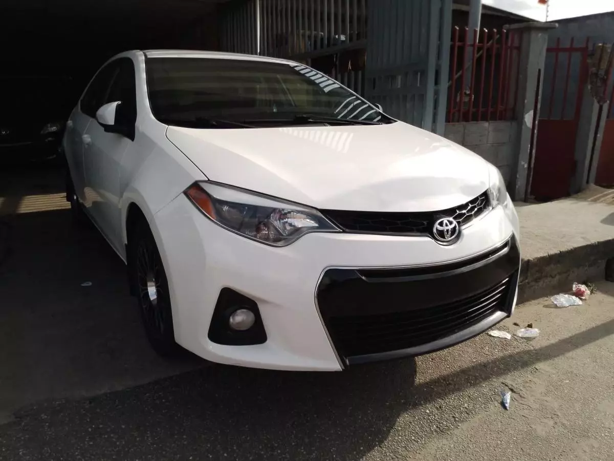 Toyota Corolla   - 2015