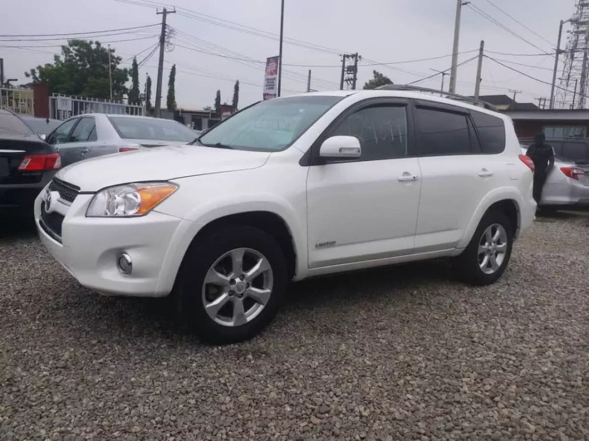 Toyota RAV 4   - 2011