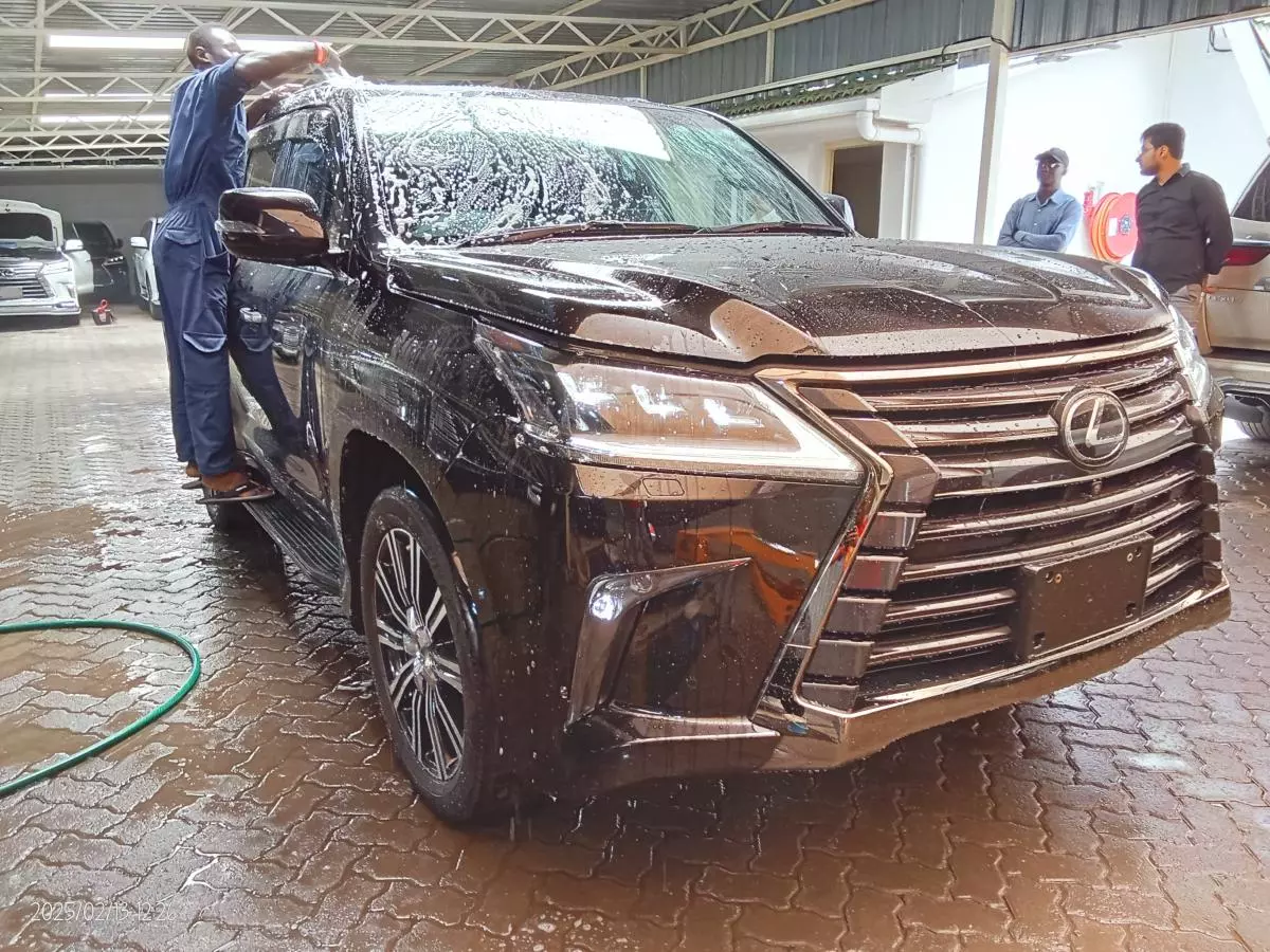 Lexus LX 570   - 2018