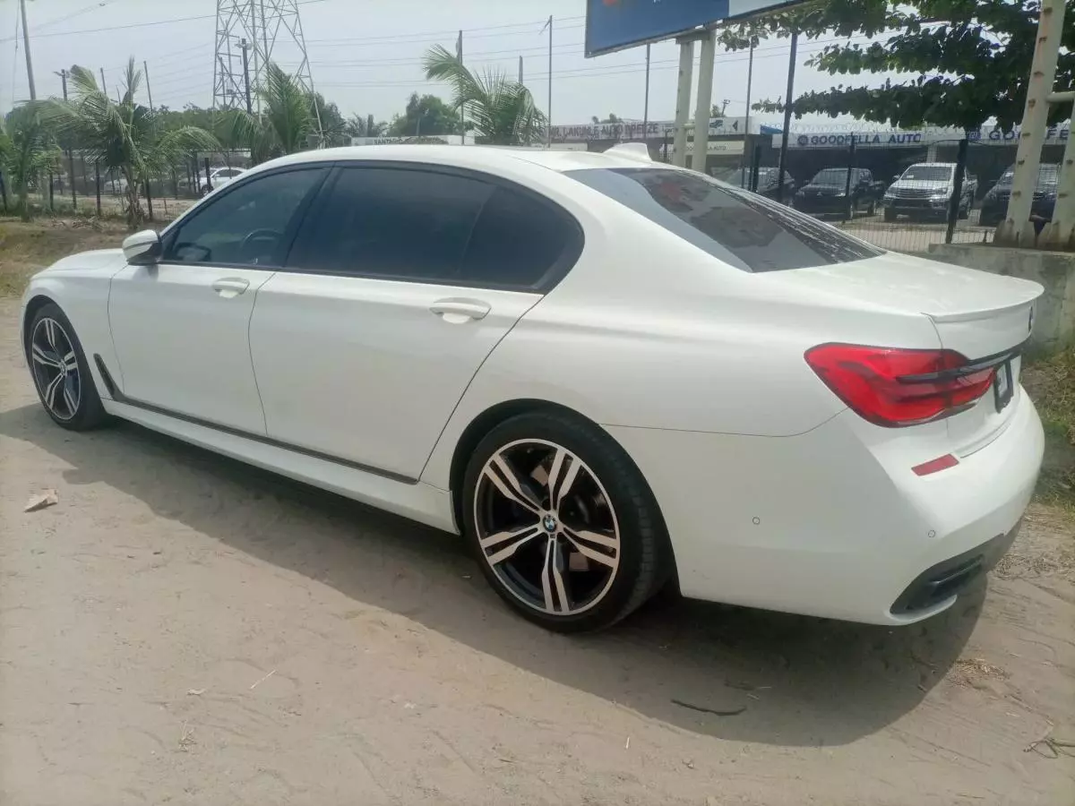 BMW 750 - 2018