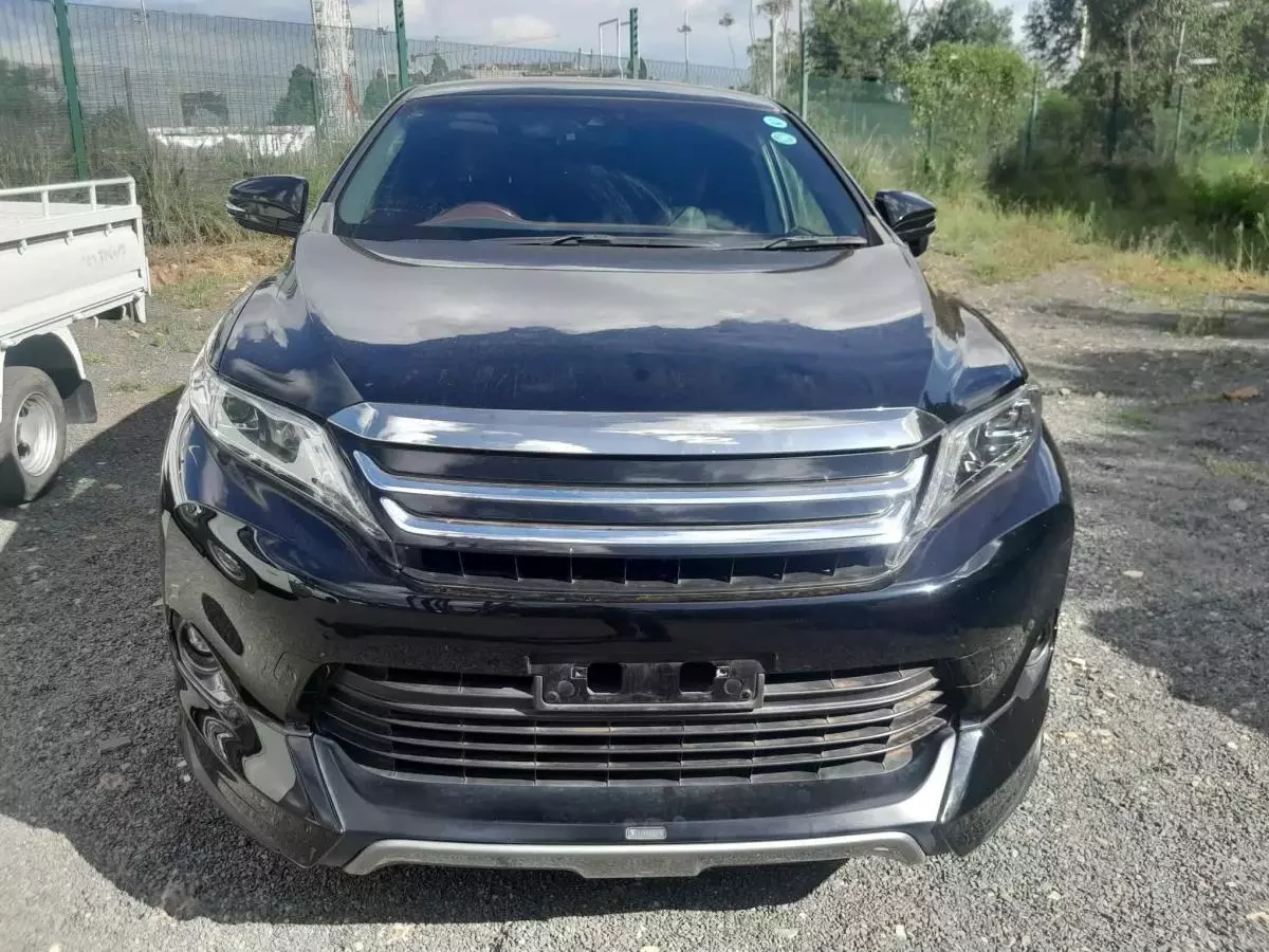 Toyota Harrier   - 2016