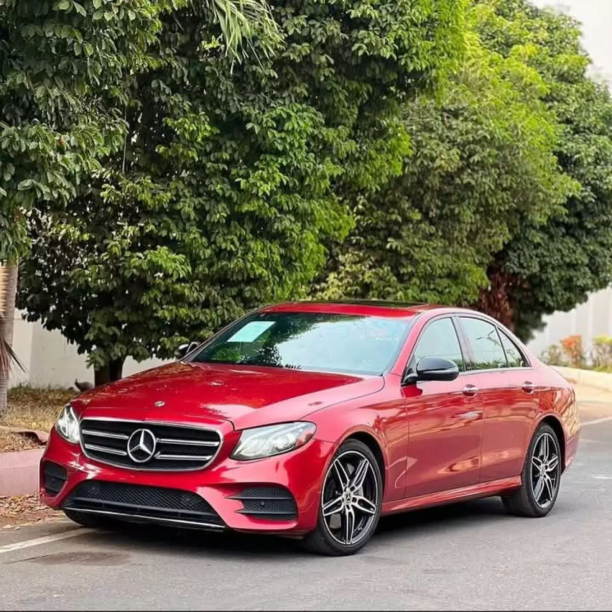 Mercedes-Benz E 300   - 2019