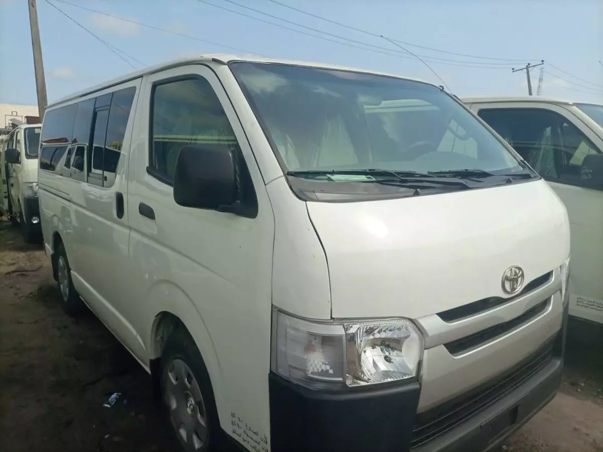 Toyota Hiace - 2013