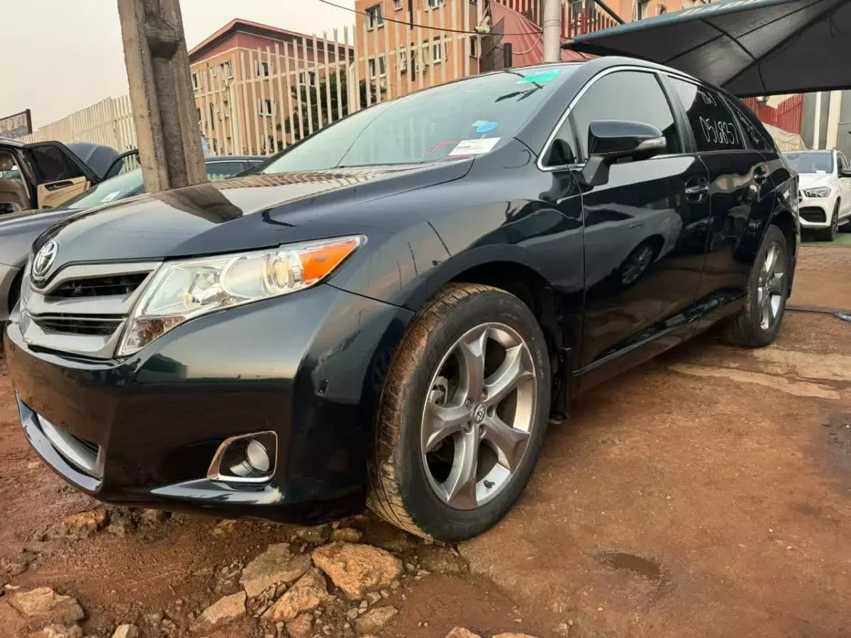 Toyota Venza   - 2013