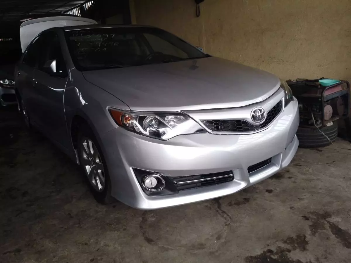 Toyota Camry   - 2012