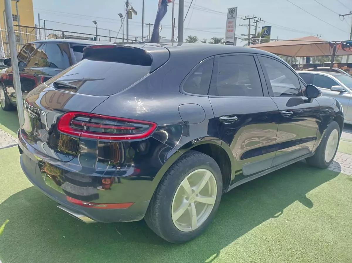 Porsche Macan - 2017