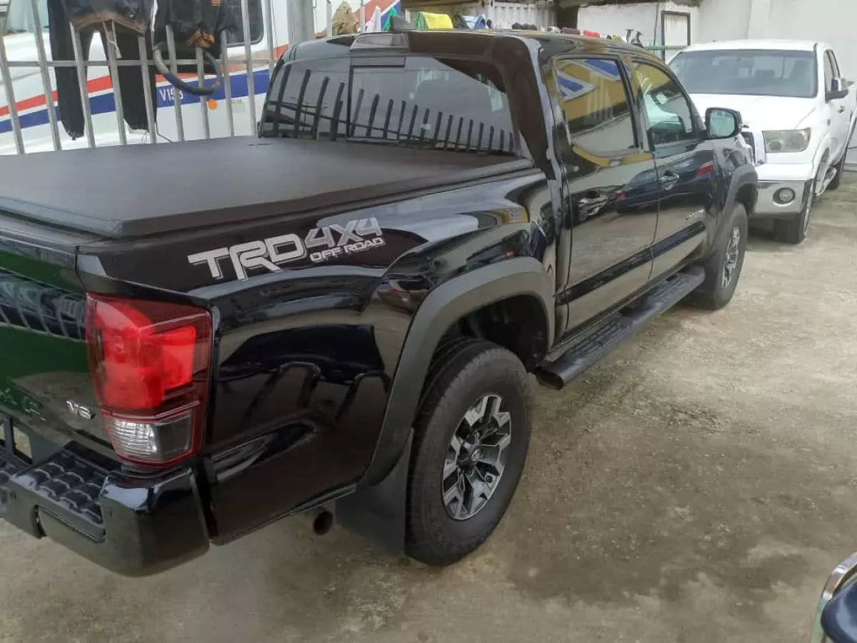 Toyota Tacoma   - 2018