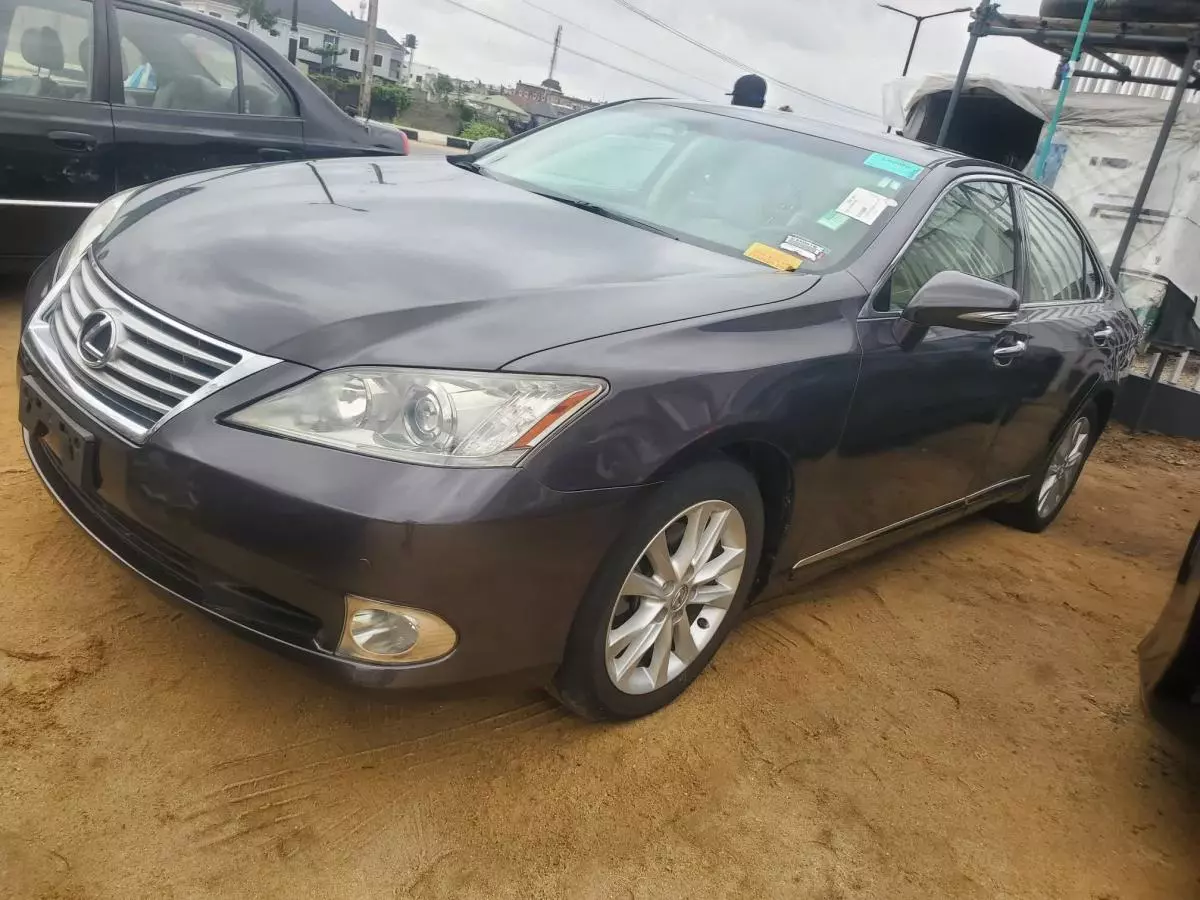 Lexus ES 350   - 2011