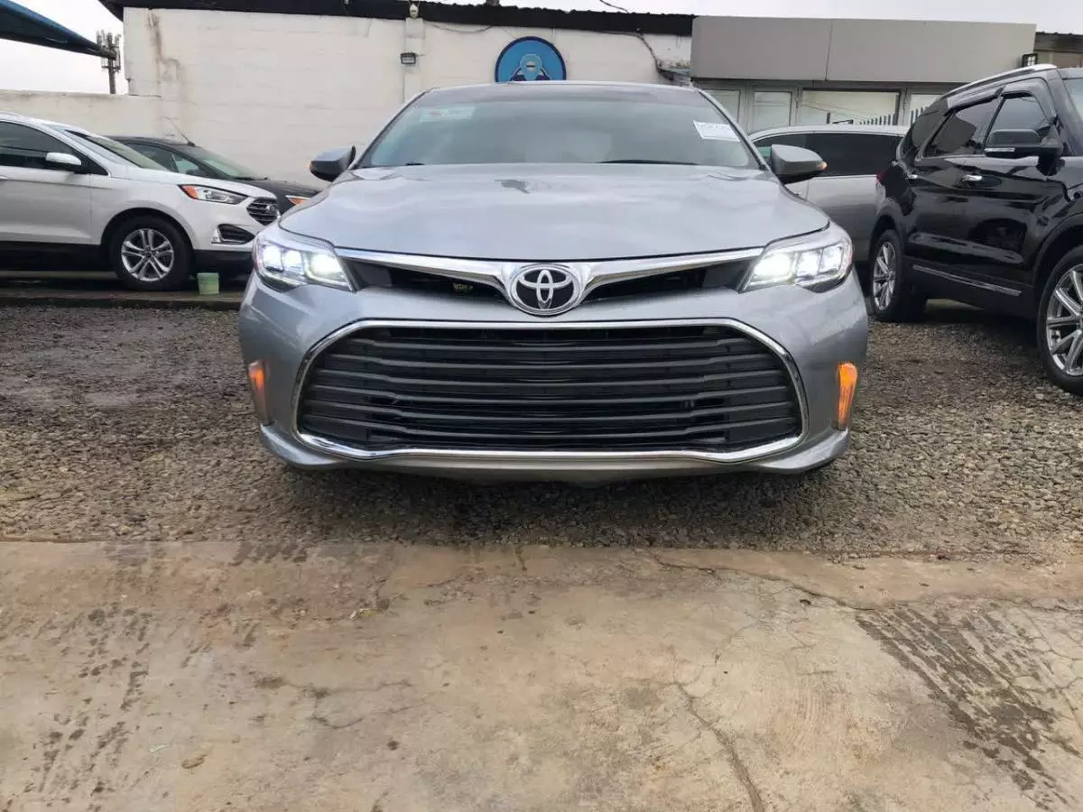 Toyota Avalon   - 2016