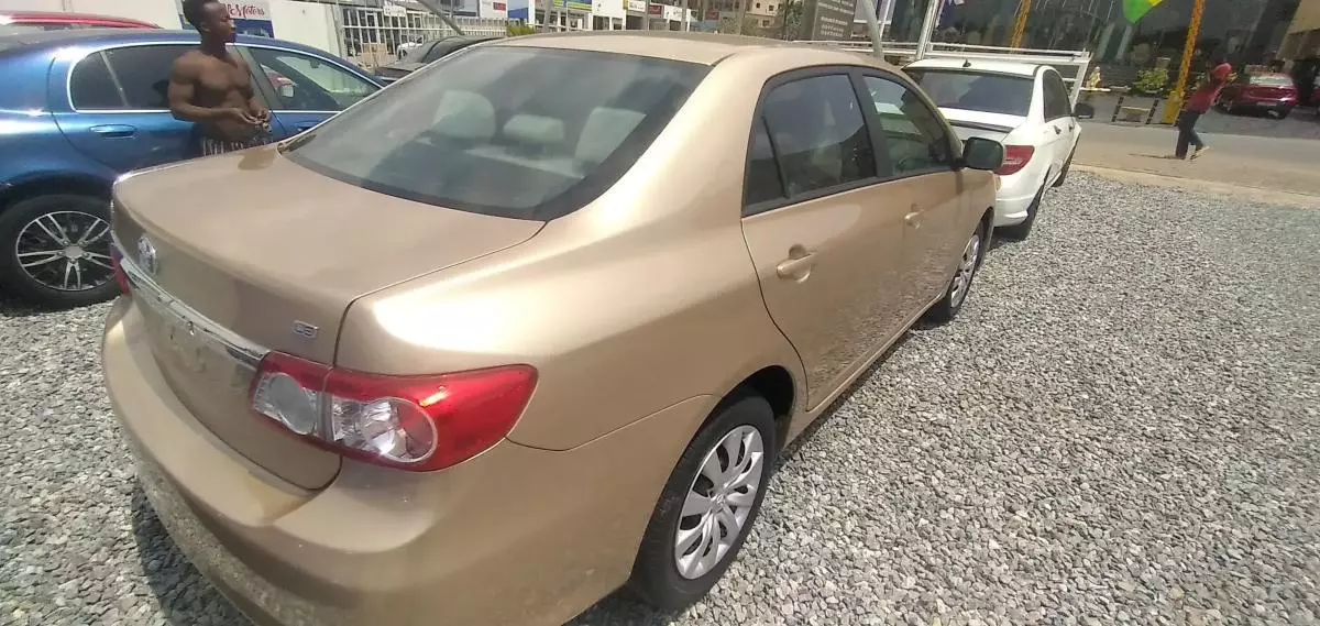 Toyota Corolla - 2012
