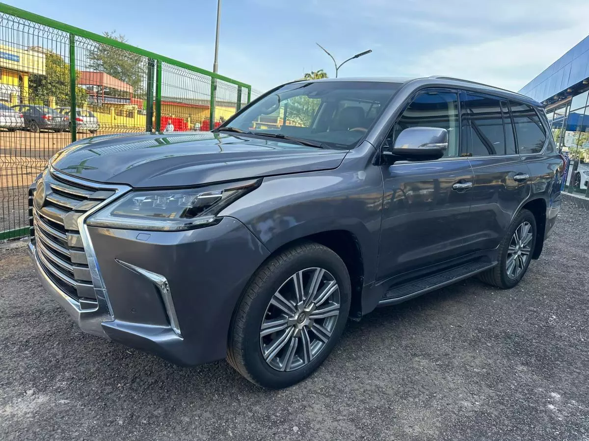 Lexus LX 570   - 2017