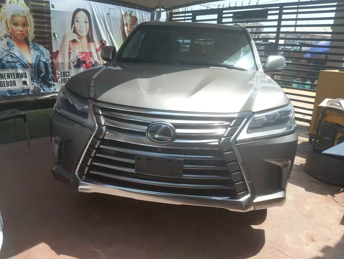 Lexus LX 570   - 2019