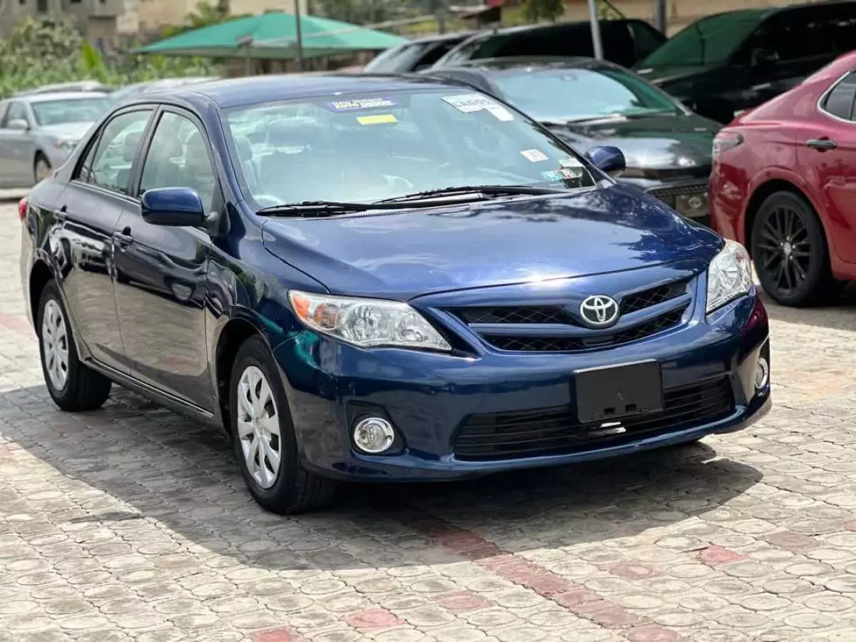 Toyota Corolla   - 2012