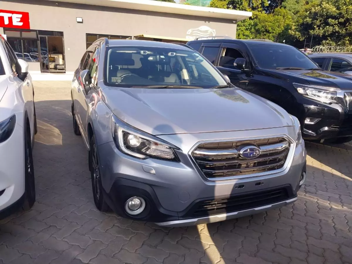 Subaru Outback   - 2017