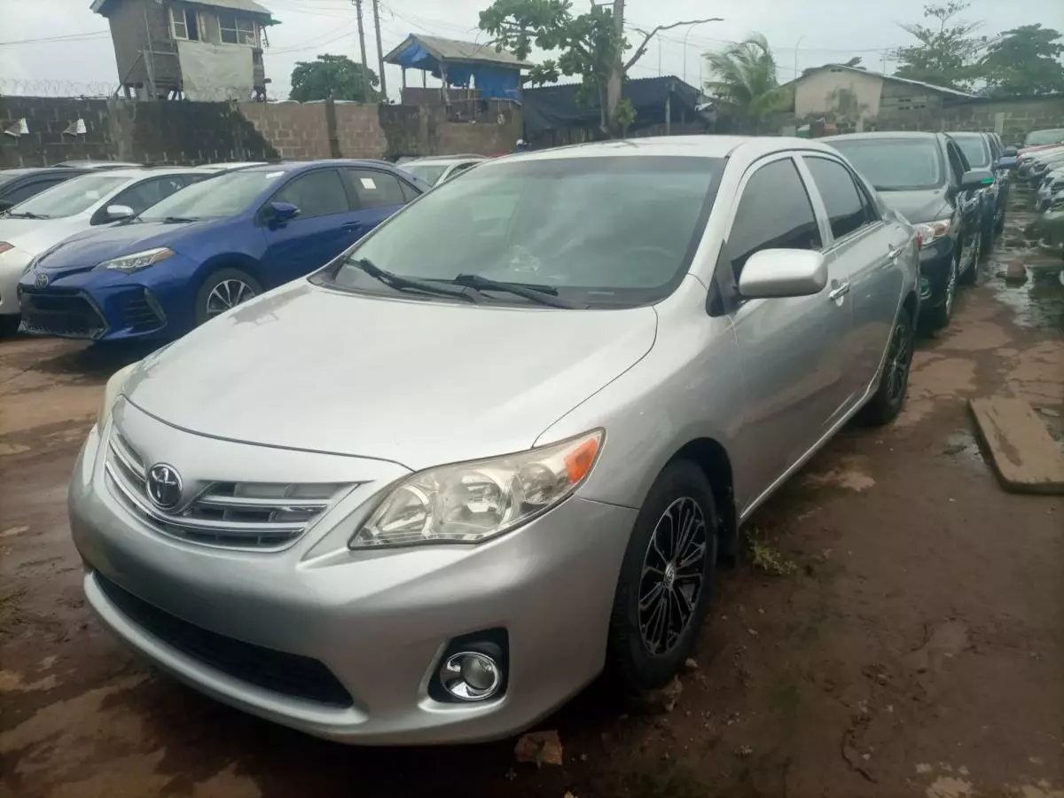 Toyota Corolla   - 2013