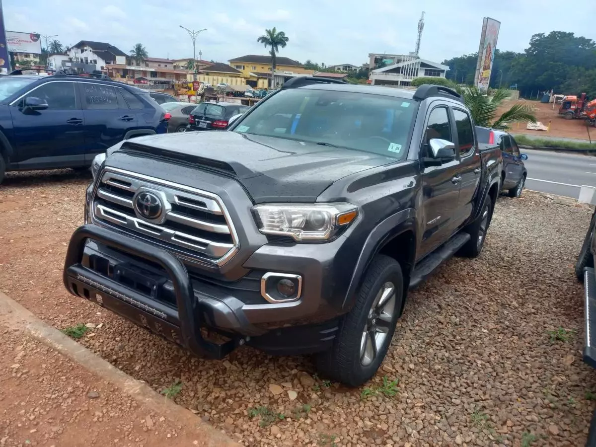 Toyota Tacoma   - 2019