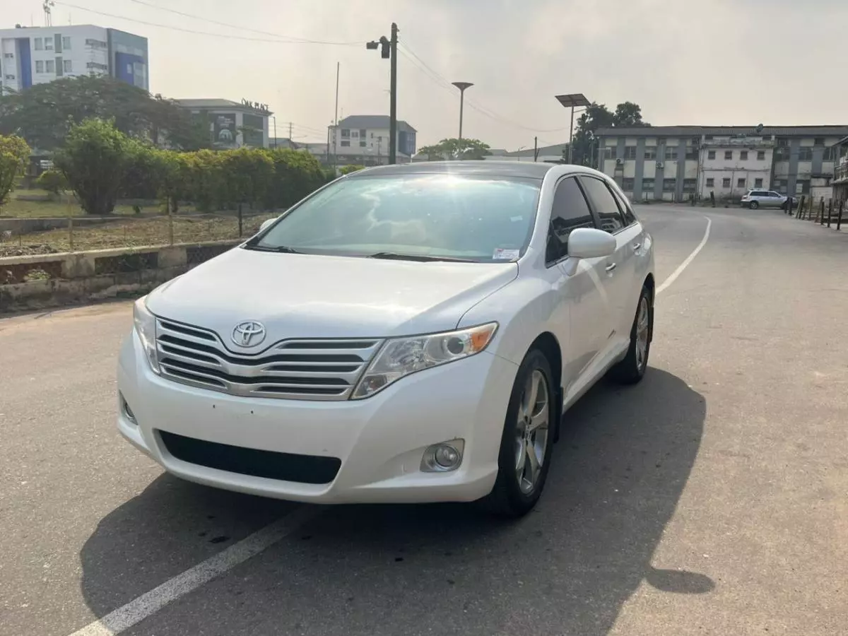 Toyota Venza   - 2011